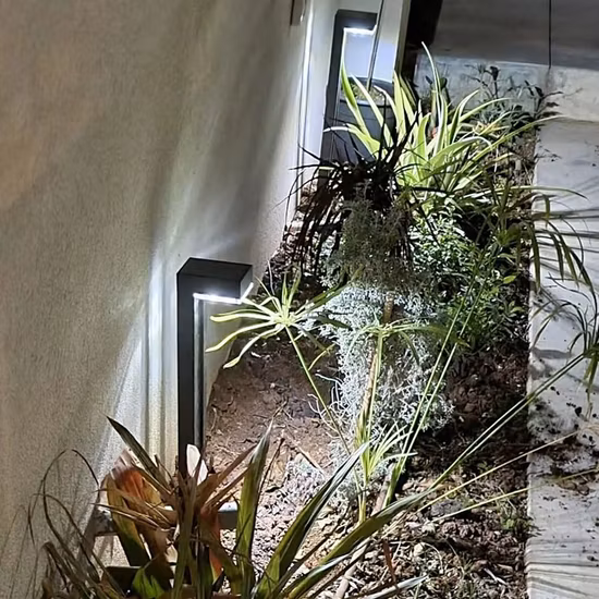 Luces solares al aire libre impermeable jardín bolardo luz adornada luz solar para césped