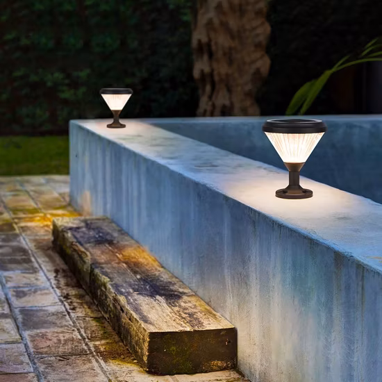 Luz RGB alimentada por energía Solar inalámbrica impermeable Tuya para exteriores para jardín, suelo, césped, pasarela, pilar de pared, bolardo, pico, patio